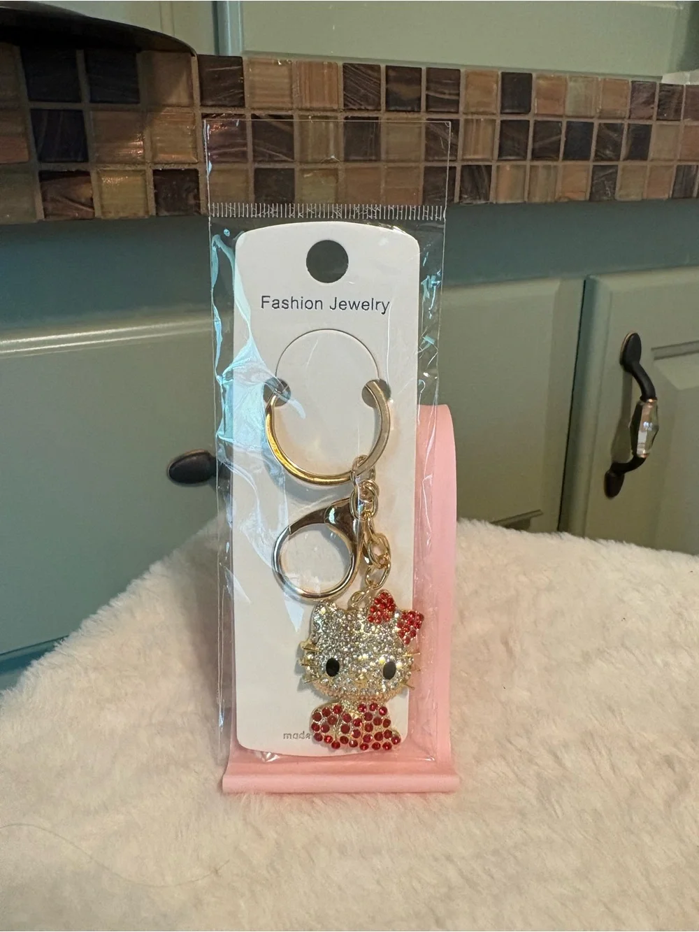 Fashion Jewelry Gold-tone Kitty Crystal Keychain - Red & Clear